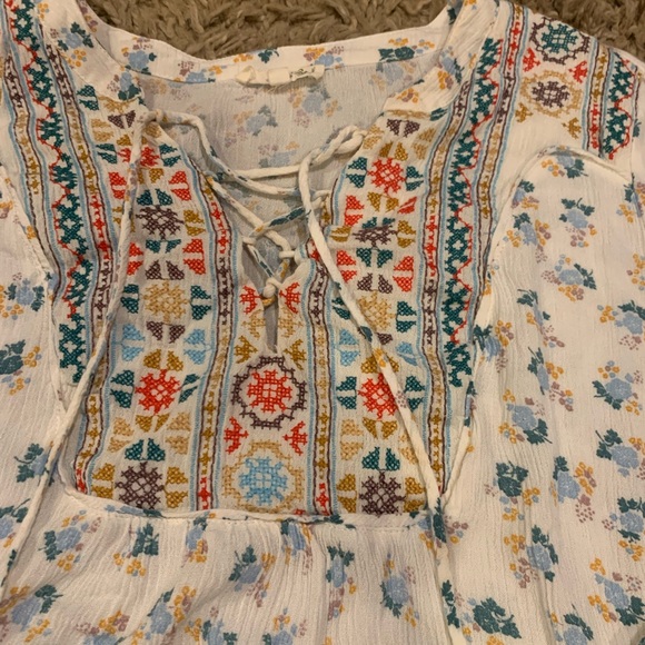 Artisan crafted by Democracy, size XL, long sleeve floral top - Picture 4 of 4